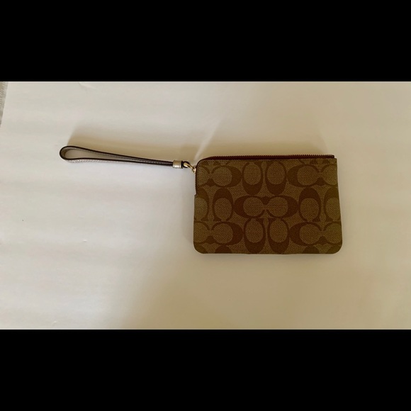 Coach wristlet - Picture 4 of 6